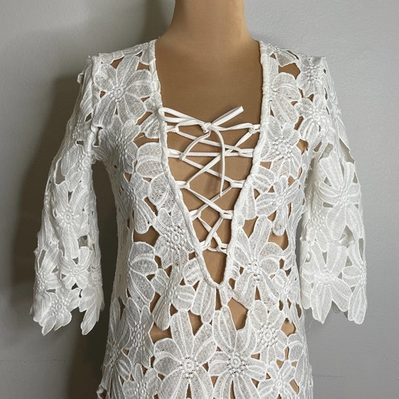 White Floral Lace Coverup Laceup Flower Pattern Tunic Travel Size Small - Picture 5 of 8
